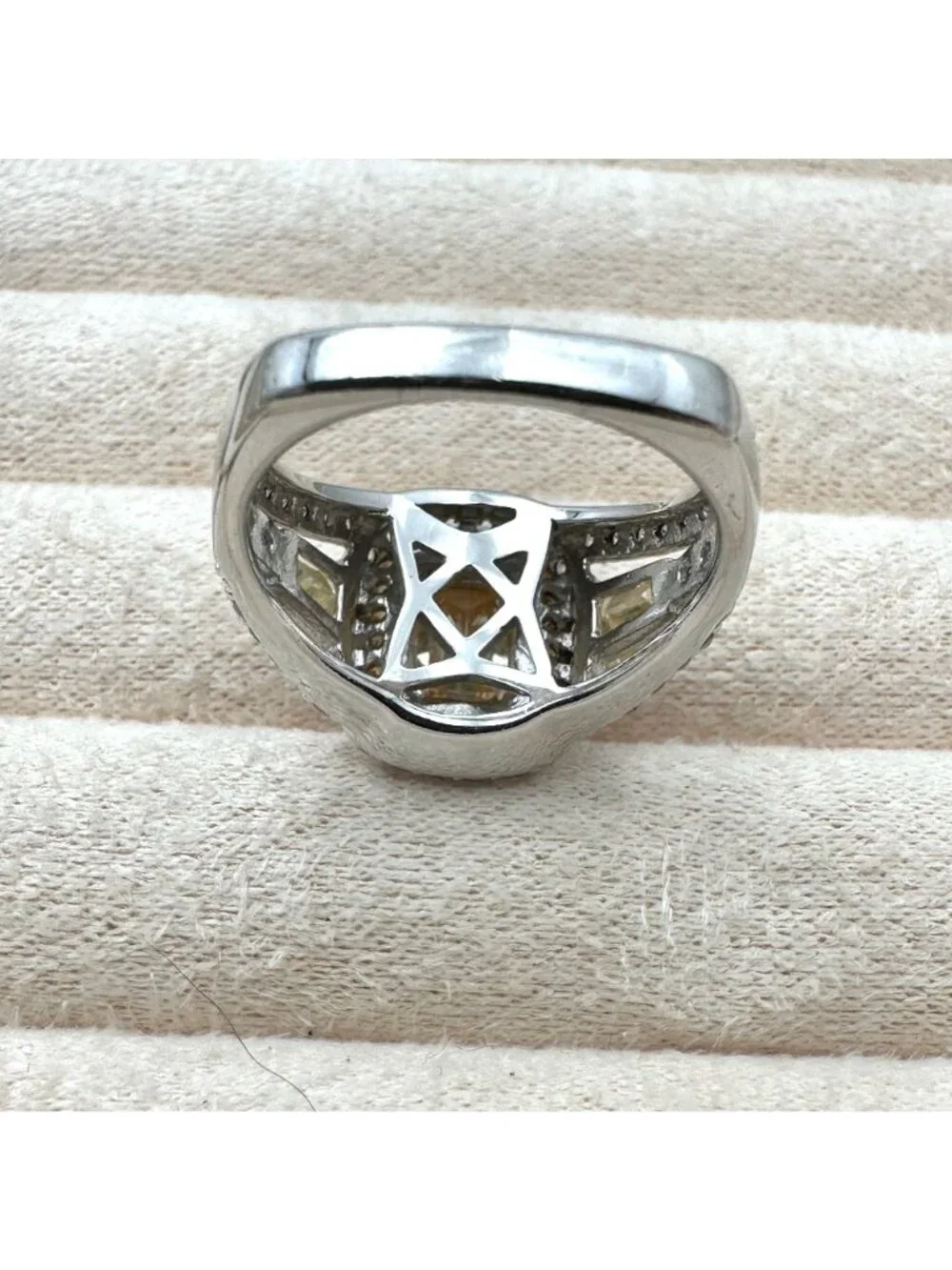 Tycoon Bella Luce Simulated Canary Cubic Zirconia Sterling Silver Ring Size 7 - Picture 4 of 6